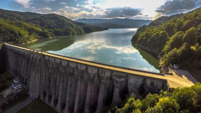 Barajul Valea Uzului